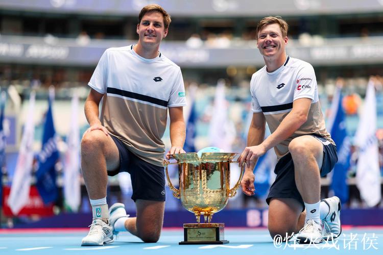 中网男双决赛 两届大满贯冠军组合夺冠